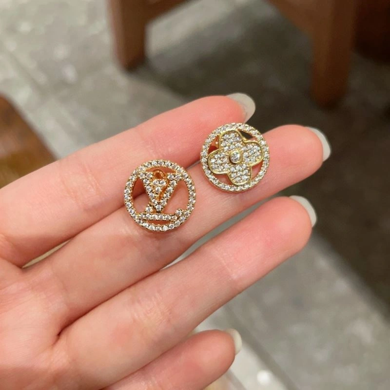 Effortless Louis Vuitton Earrings 250615