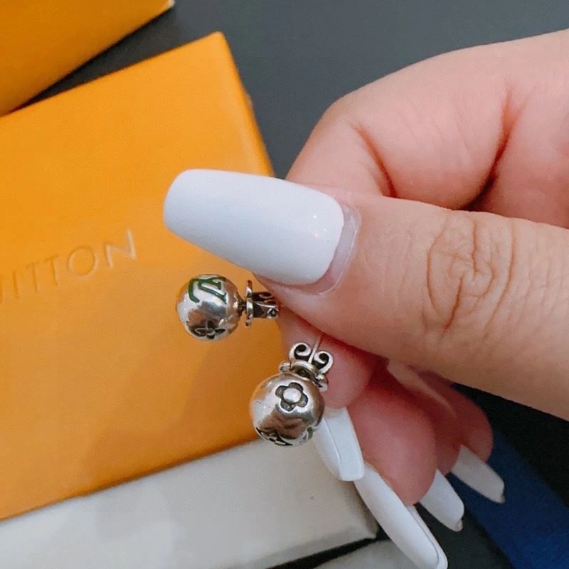 Chic Louis Vuitton Earrings 250619