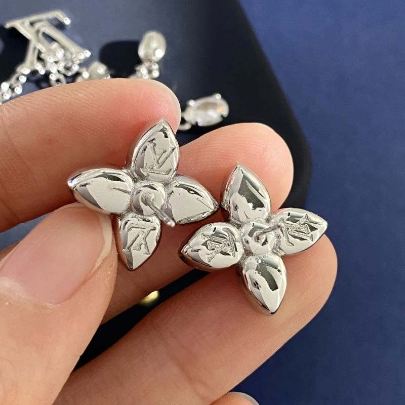 Stylish Louis Vuitton Earrings 250601