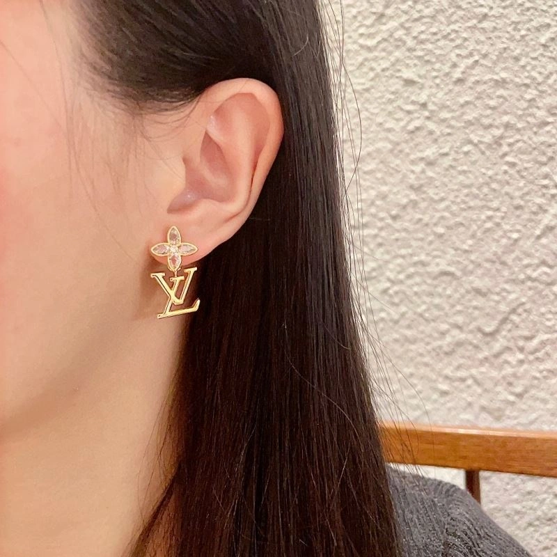 Cozy Louis Vuitton Earrings 250205