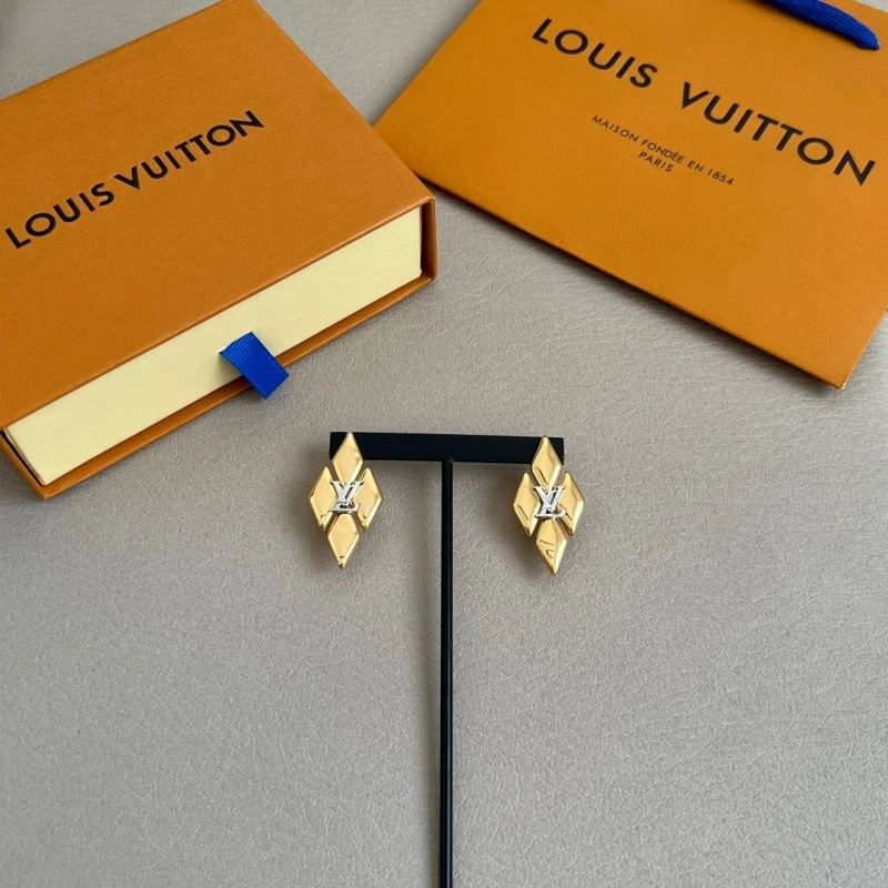 Louis Vuitton Earrings Attractive 250162