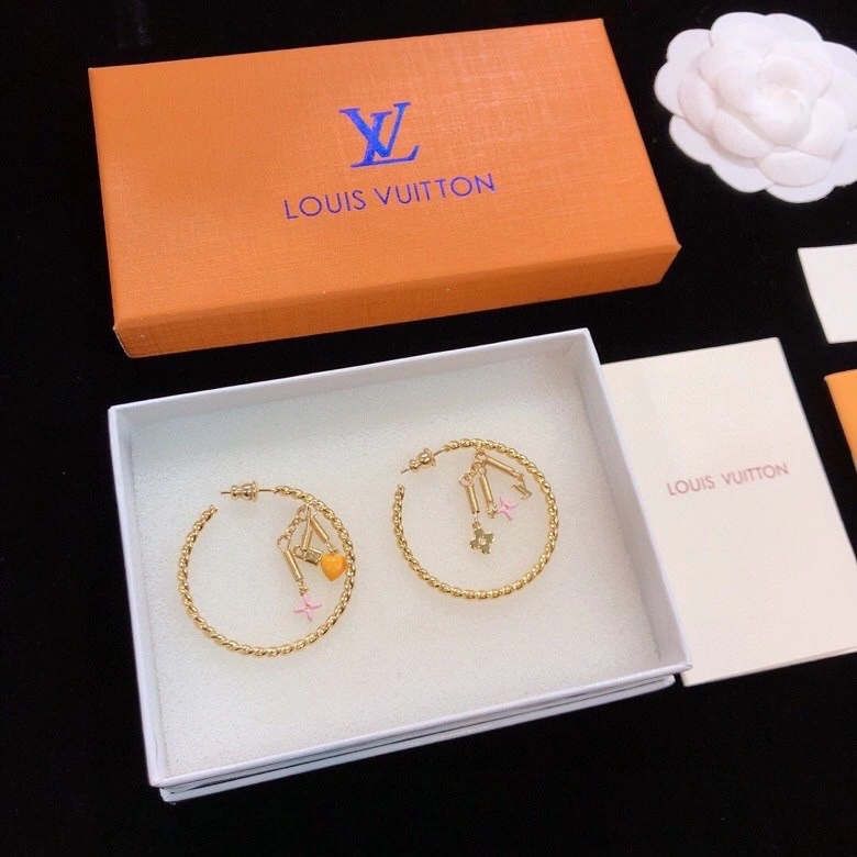UrbanChic Louis Vuitton Earrings 250179