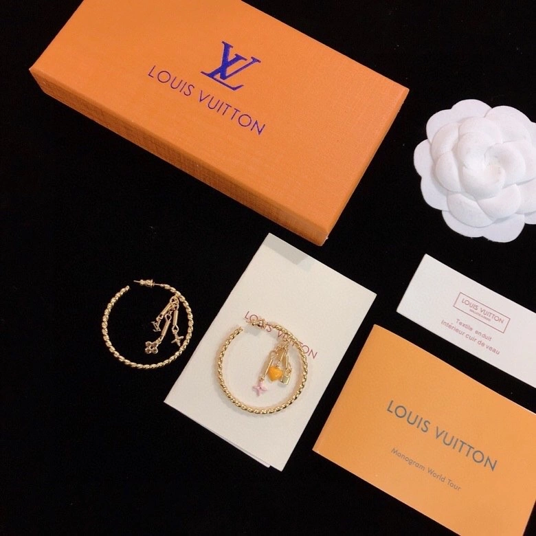 UrbanChic Louis Vuitton Earrings 250179