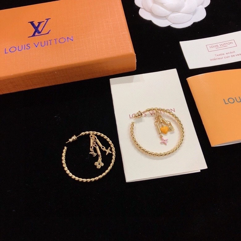 UrbanChic Louis Vuitton Earrings 250179