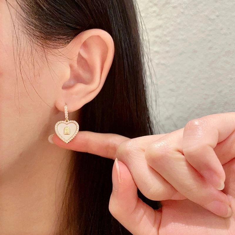 Louis Vuitton Earrings Modern 250177