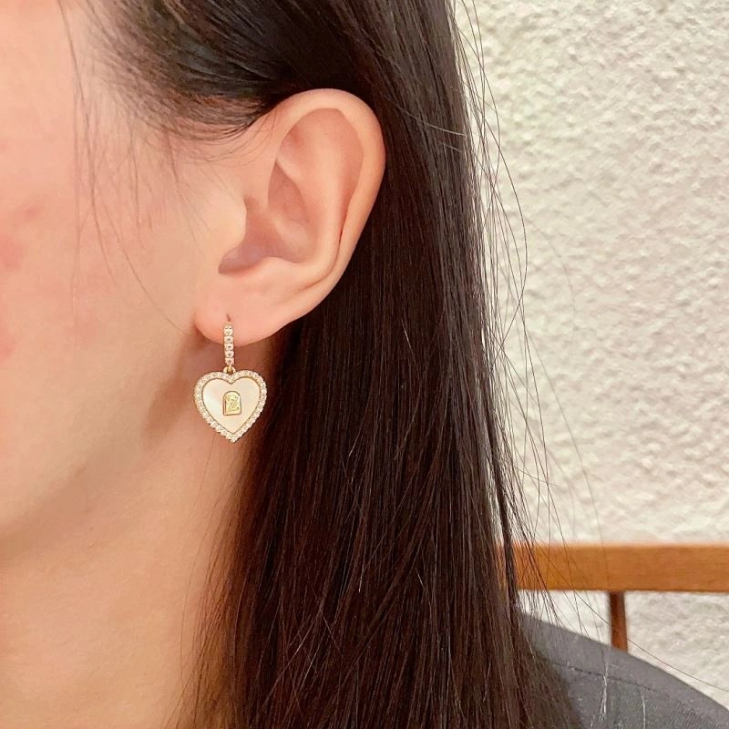 Louis Vuitton Earrings Modern 250177