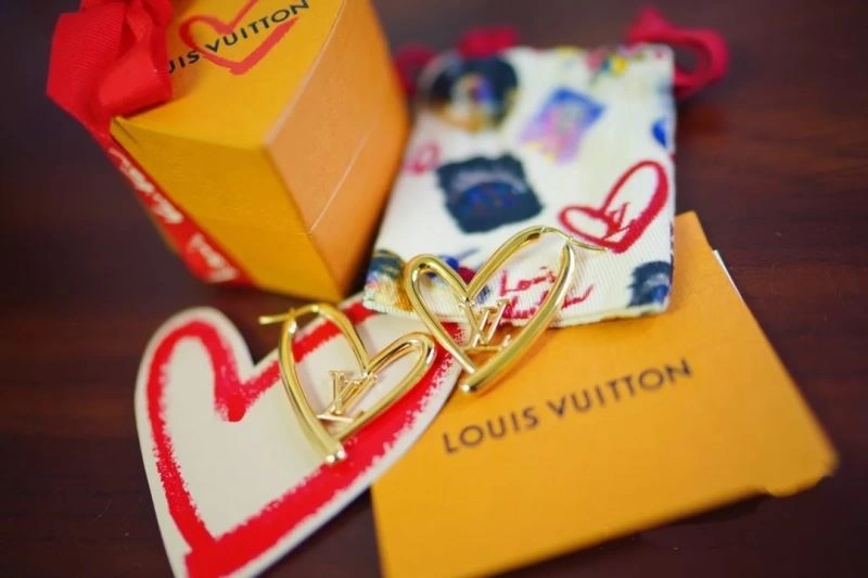 Louis Vuitton Earrings Comfortable 250138