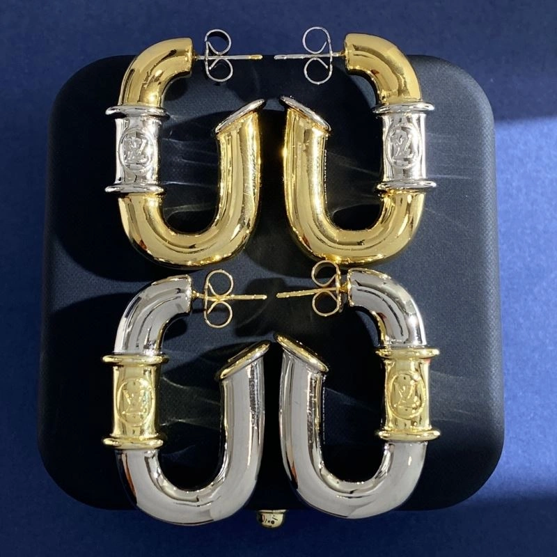 Sleek Louis Vuitton Earrings 250133