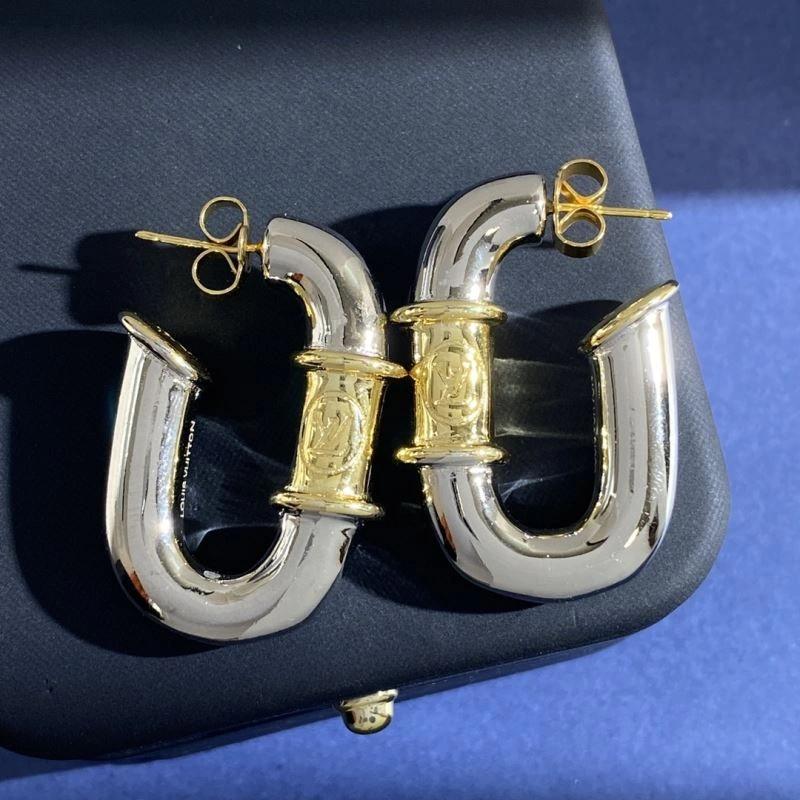 Sleek Louis Vuitton Earrings 250133