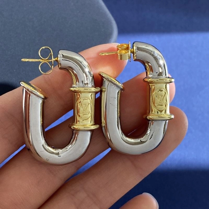 Sleek Louis Vuitton Earrings 250133