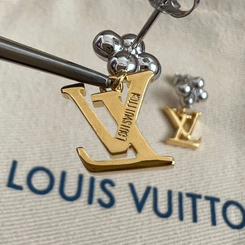Supportive Louis Vuitton Earrings 250140