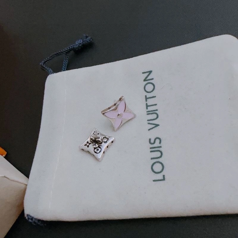 WeatherProof Louis Vuitton Earrings 250136