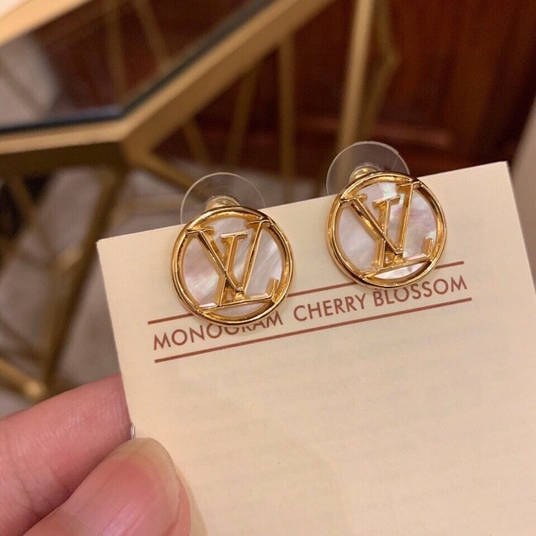 Louis Vuitton Earrings Comfortable 250145