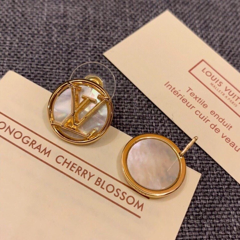 Louis Vuitton Earrings Comfortable 250145