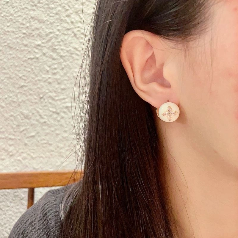 Louis Vuitton Earrings Comfortable 250113