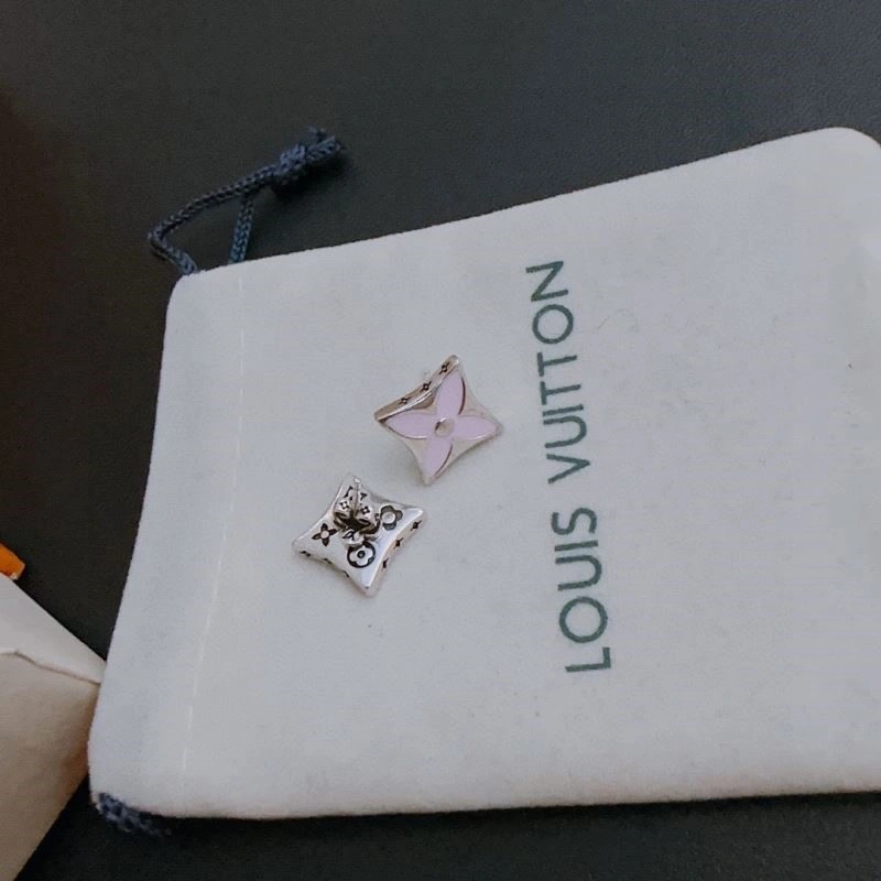 Casual Louis Vuitton Earrings 249841