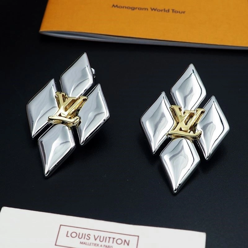 Sleek Louis Vuitton Earrings 249806