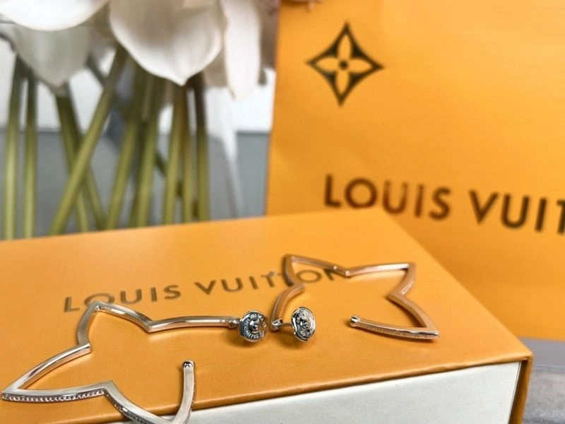 Louis Vuitton Earrings Compact 249799