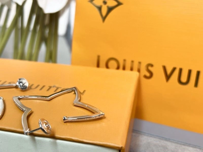 Louis Vuitton Earrings Compact 249799