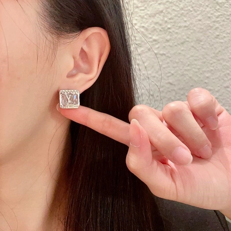 Effortless Louis Vuitton Earrings 249764