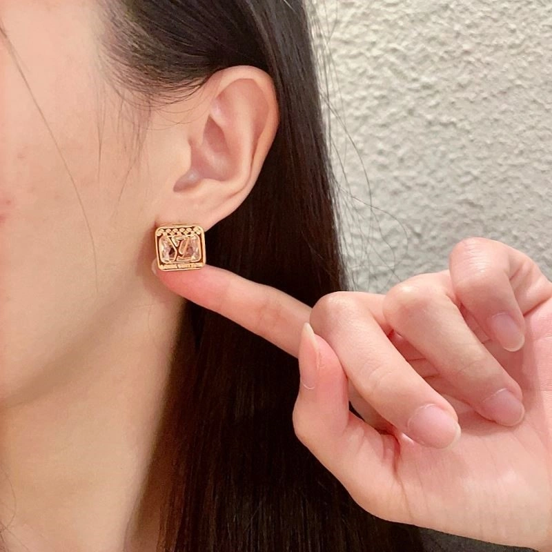 Lightweight Louis Vuitton Earrings 249775