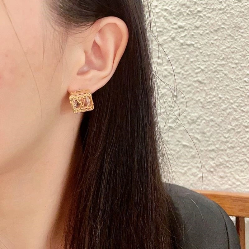 Lightweight Louis Vuitton Earrings 249775