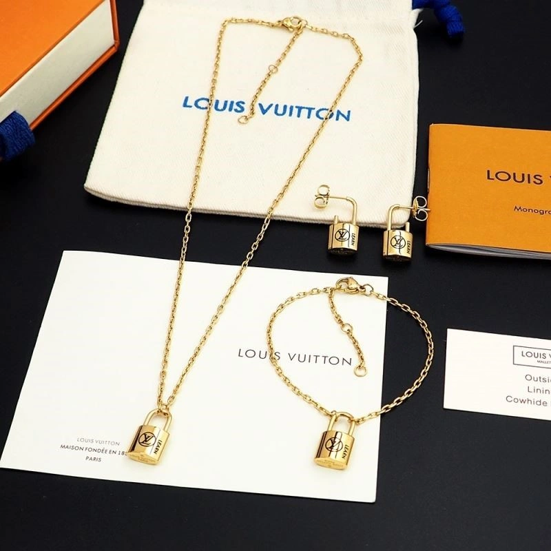 ModernLook Louis Vuitton Earrings 249474