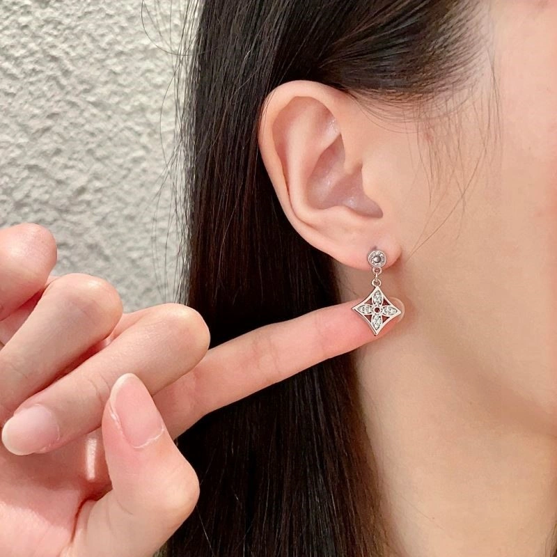 Louis Vuitton Earrings Timeless 249440