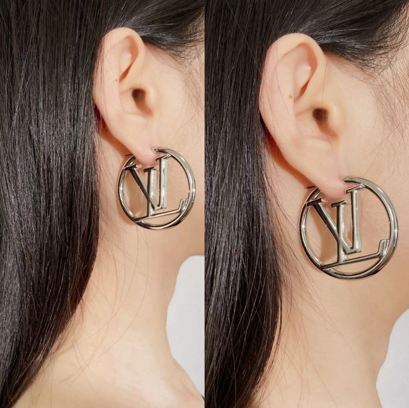 Minimalist Louis Vuitton Earrings 249433