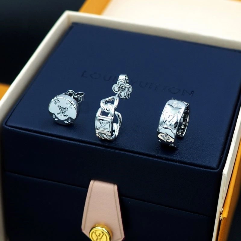 Louis Vuitton Earrings Fashionable 249422