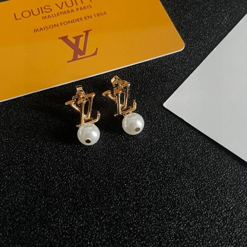EyeCatching Louis Vuitton Earrings 249420