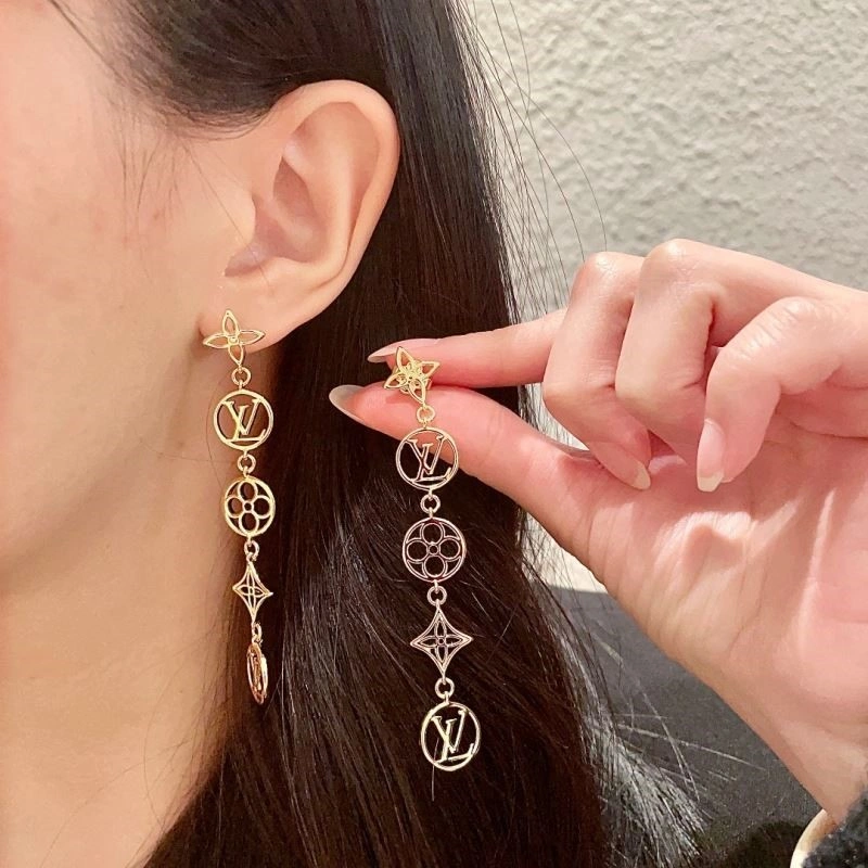 Minimalist Louis Vuitton Earrings 249405