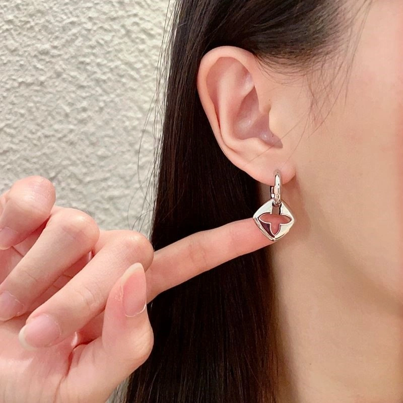 Louis Vuitton Earrings Effortless 249089