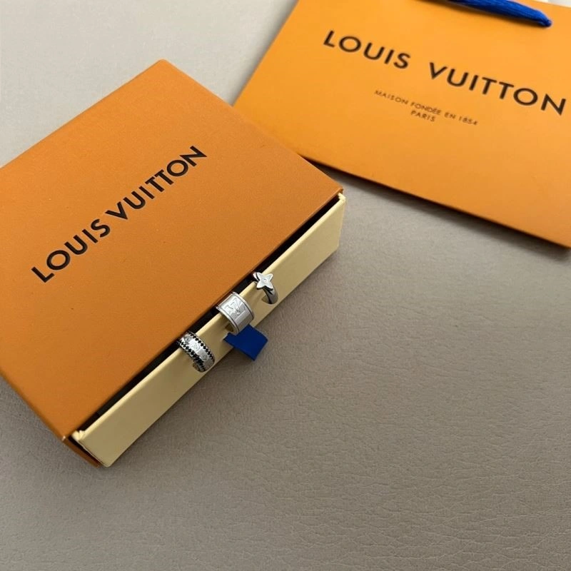 Louis Vuitton Earrings Sleek 249029