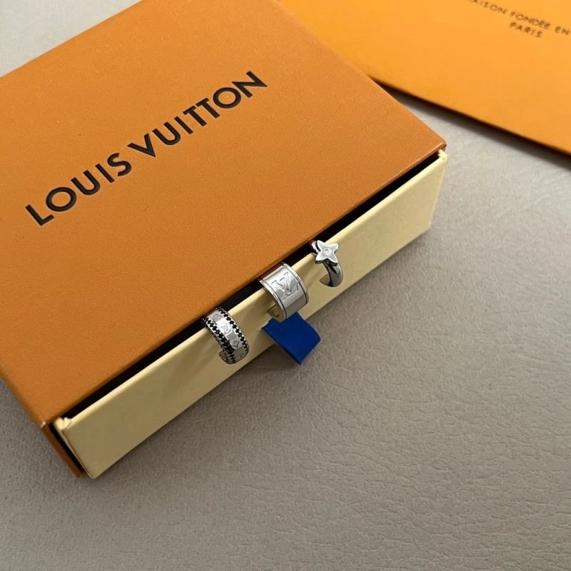 Louis Vuitton Earrings Sleek 249029