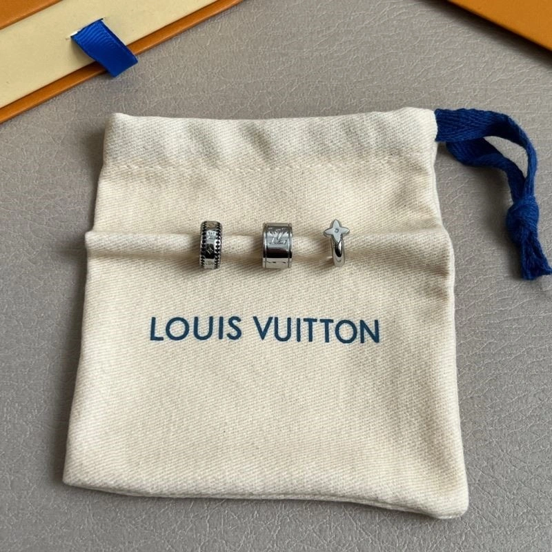 Louis Vuitton Earrings Sleek 249029