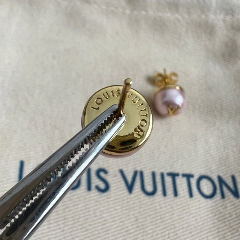 Trendsetting Louis Vuitton Earrings 249038