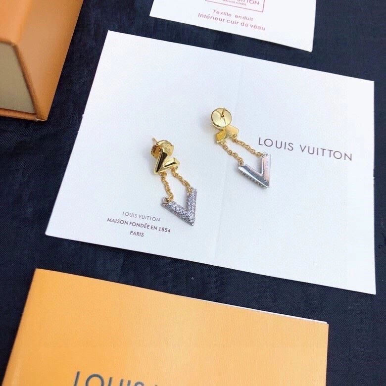 Elegant Louis Vuitton Earrings 249035