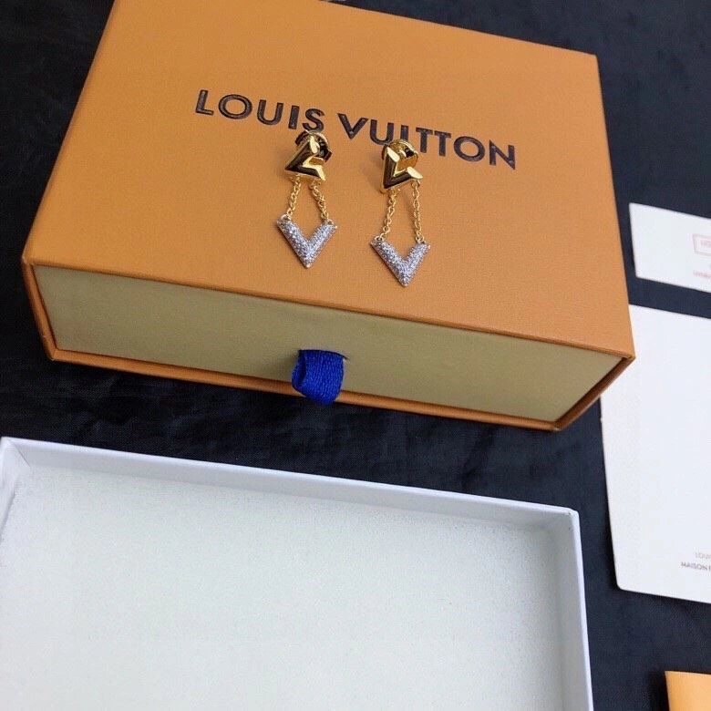 Elegant Louis Vuitton Earrings 249035