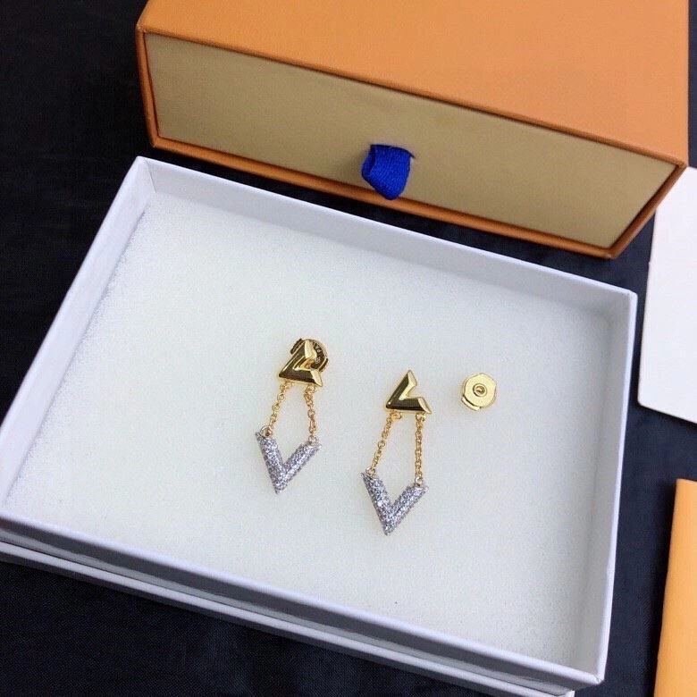 Elegant Louis Vuitton Earrings 249035