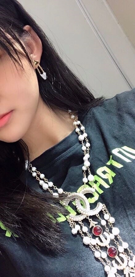 Elegant Louis Vuitton Earrings 249035