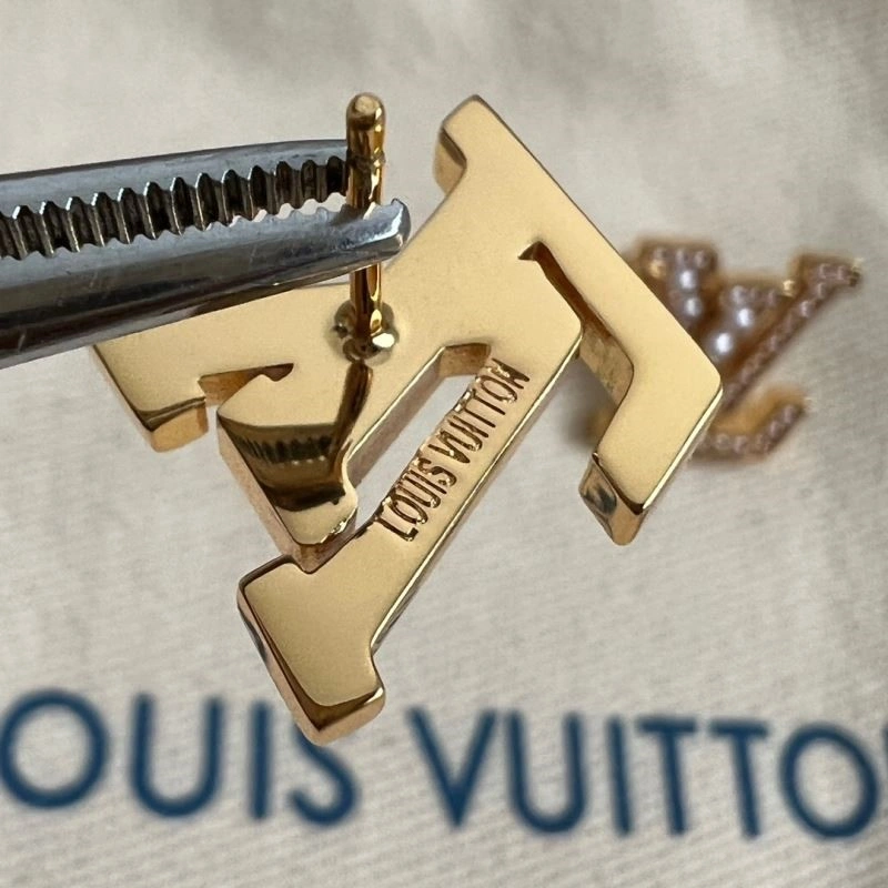 Resilient Louis Vuitton Earrings 249023