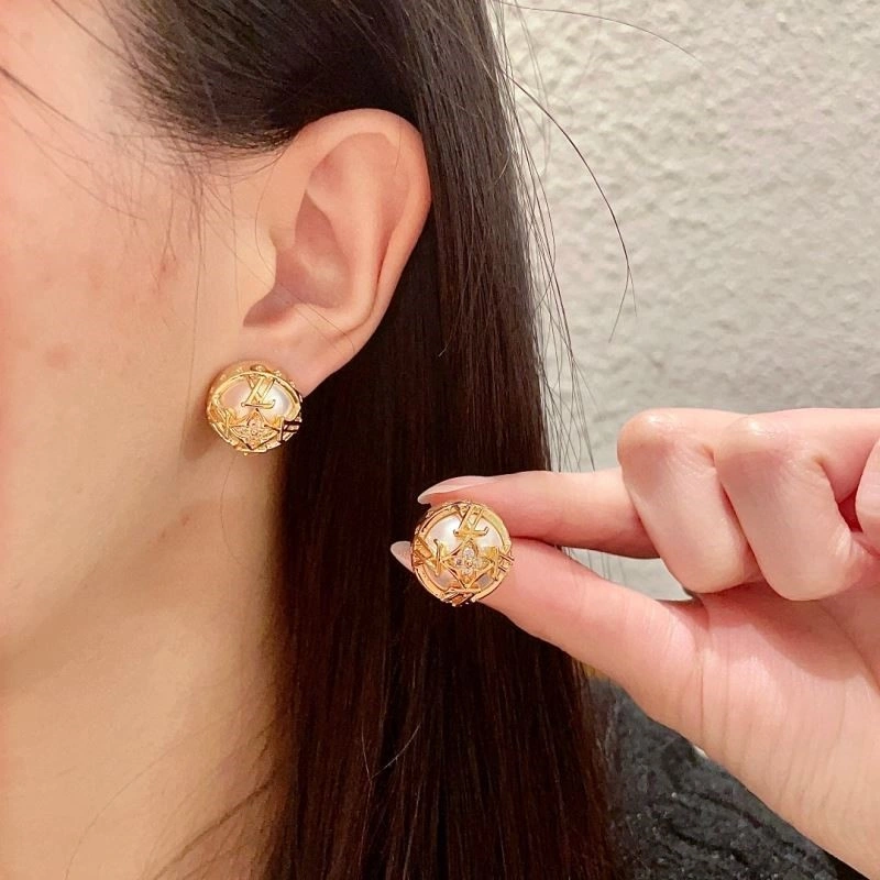 Snug Louis Vuitton Earrings 249015