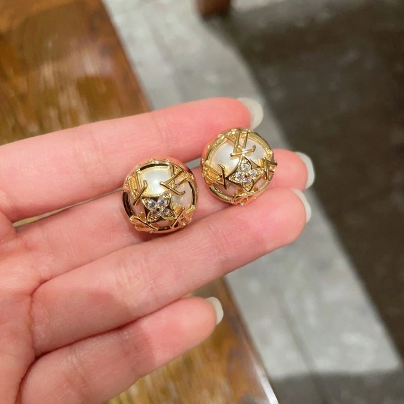 Snug Louis Vuitton Earrings 249015