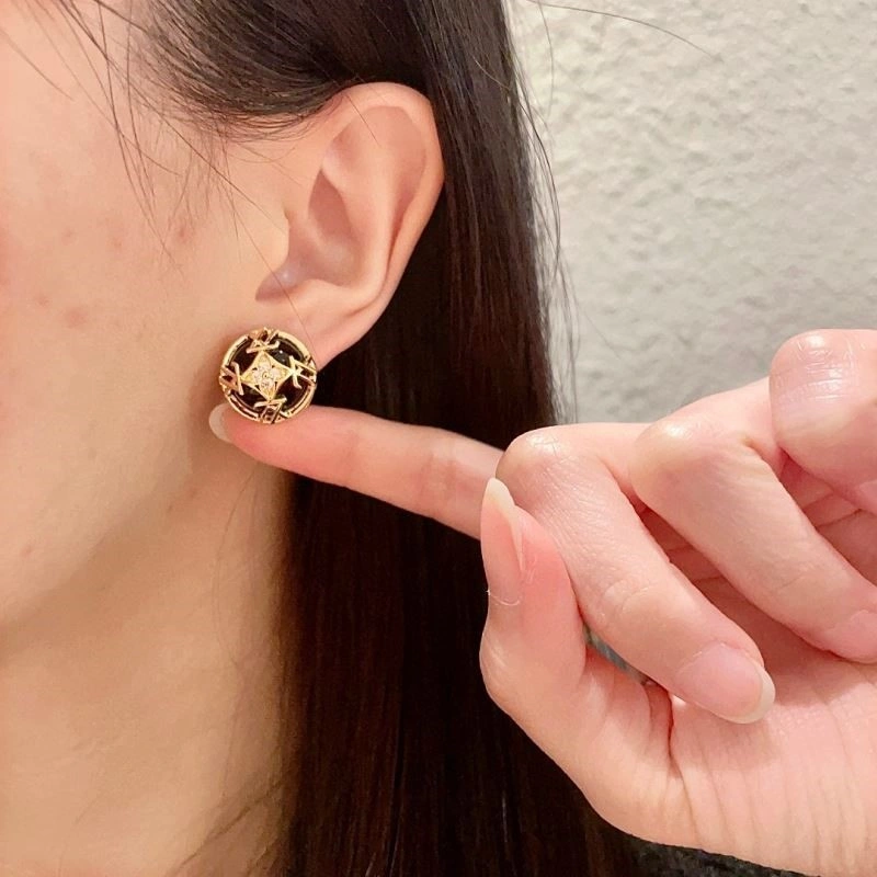 Durable Louis Vuitton Earrings 249014