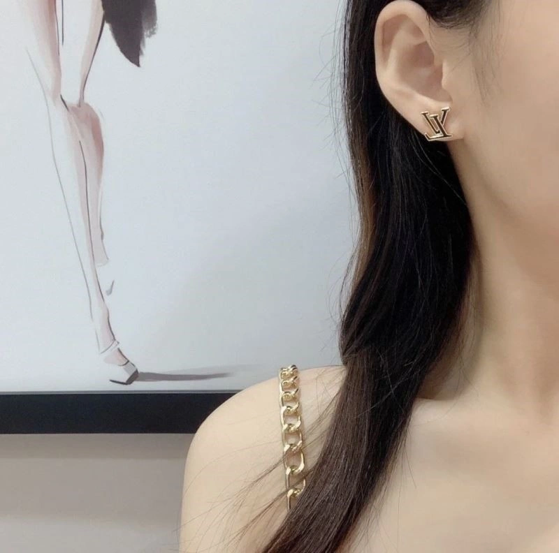 Louis Vuitton Earrings Attractive 248672