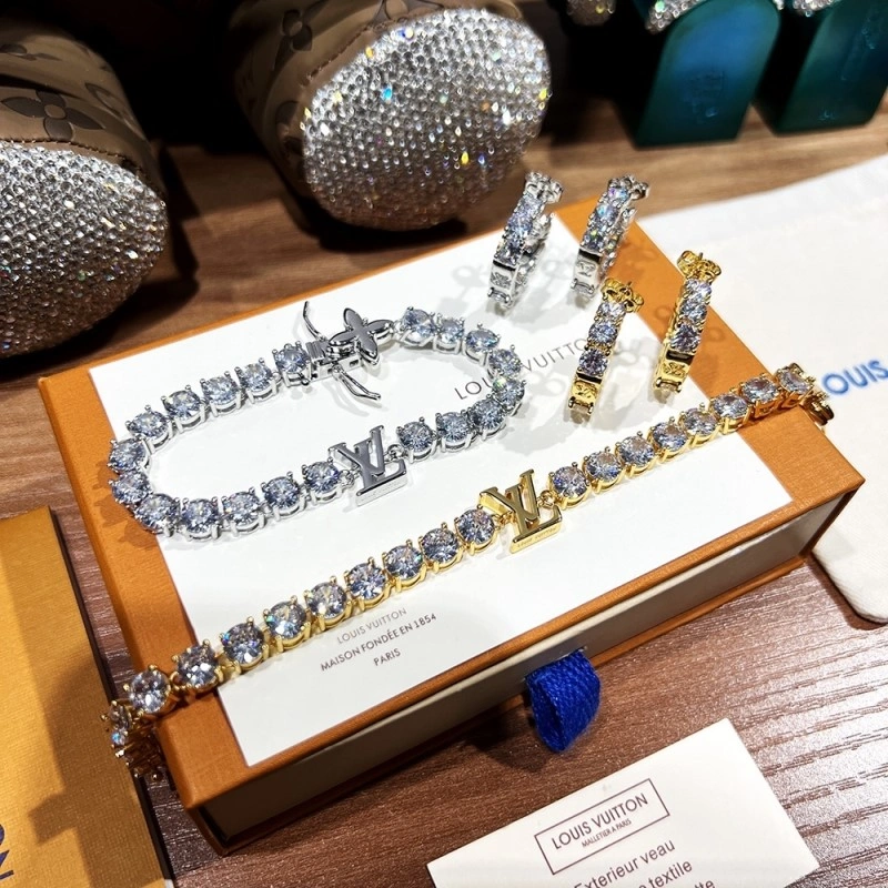 Modern Louis Vuitton Earrings 248610