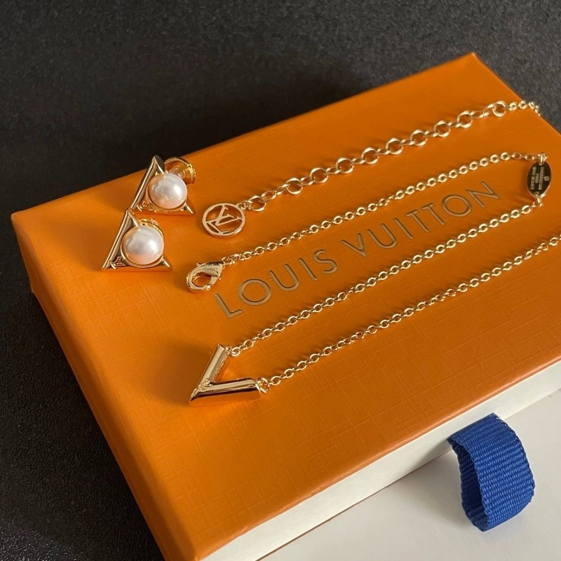 Louis Vuitton Earrings Stretchable 248589