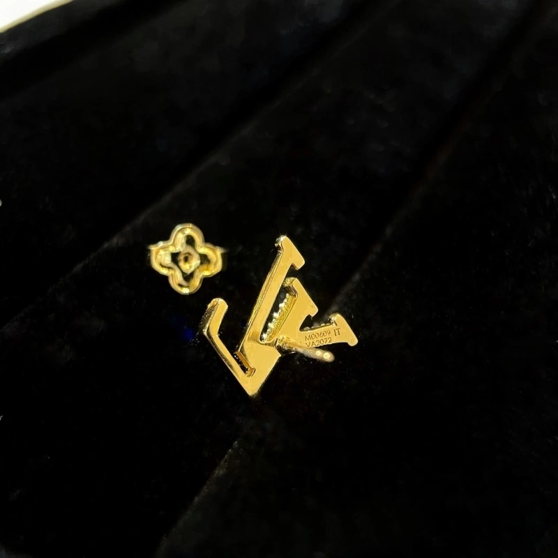 MultiPurpose Louis Vuitton Earrings 248565