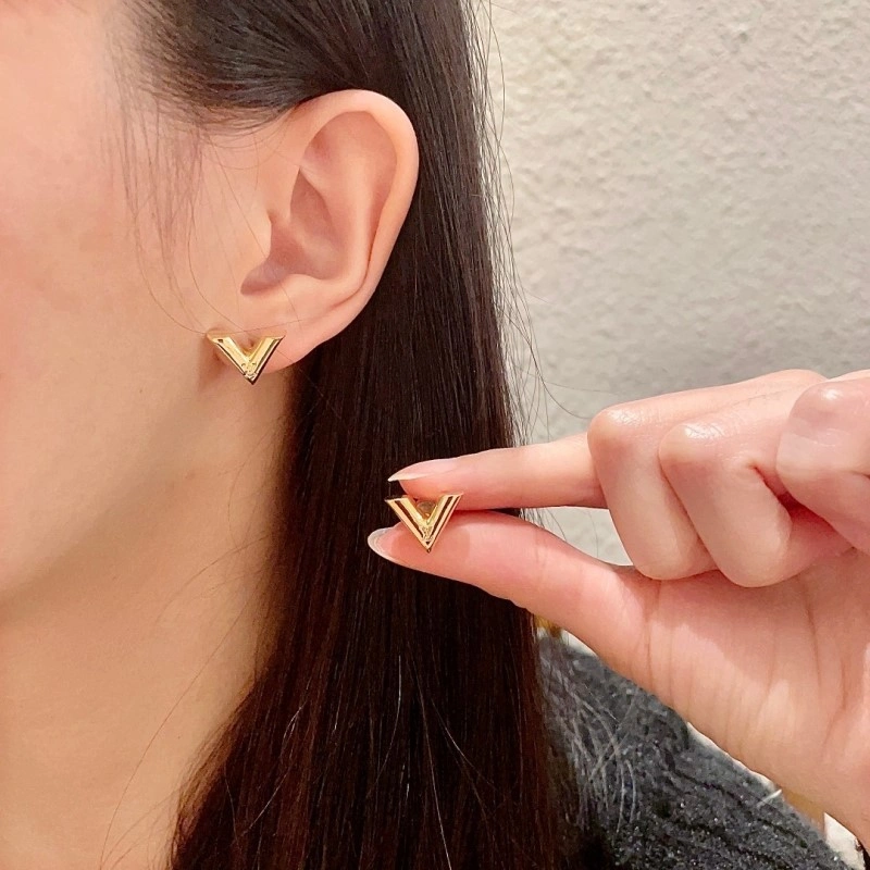 Louis Vuitton Earrings Sophisticated 248075